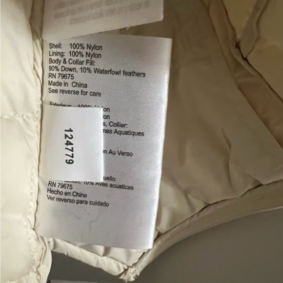 MICHAEL KORS Packable Puffer Jacket Size
Medium (8-10) NWT - Picture 8 of 15